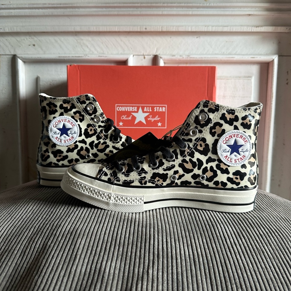 NWT Converse Glow In The Dark Leopard High-Tops